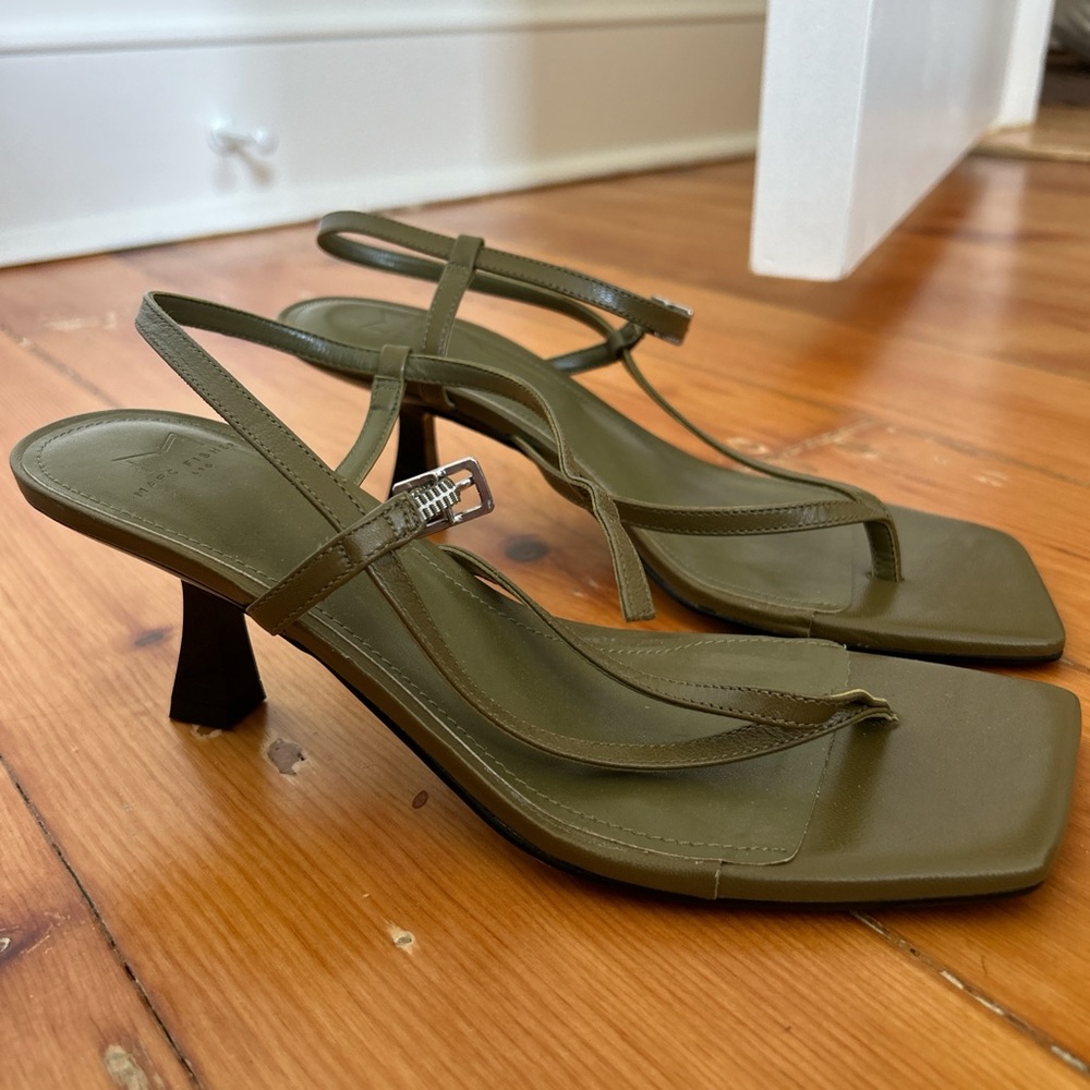 MARC FISHER Ltd Calinda leather sandal Size 8 Green Ankle Strap